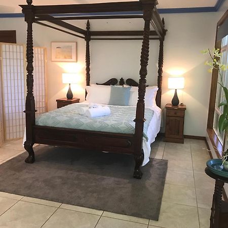 Taj On Byrnes - Private Luxury Apartment マリーバ エクステリア 写真